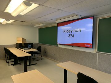 Photo of Nideyinàn 376